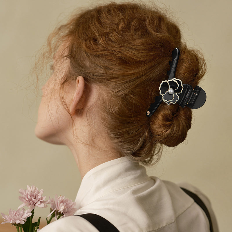 Isabella Large Hair Claw