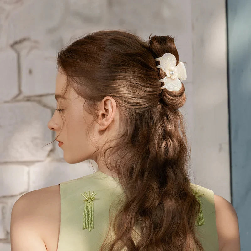 Eloise Medium Hair Claw
