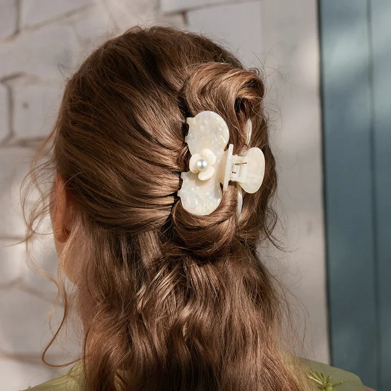 Eloise Medium Hair Claw