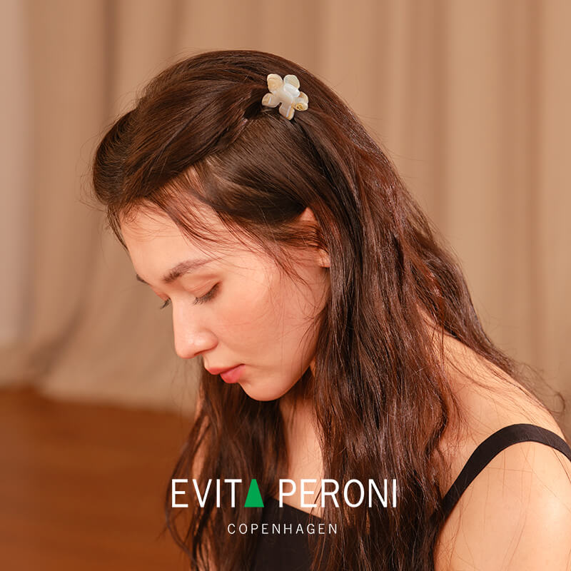 Alice Flower Mini Hair Claw