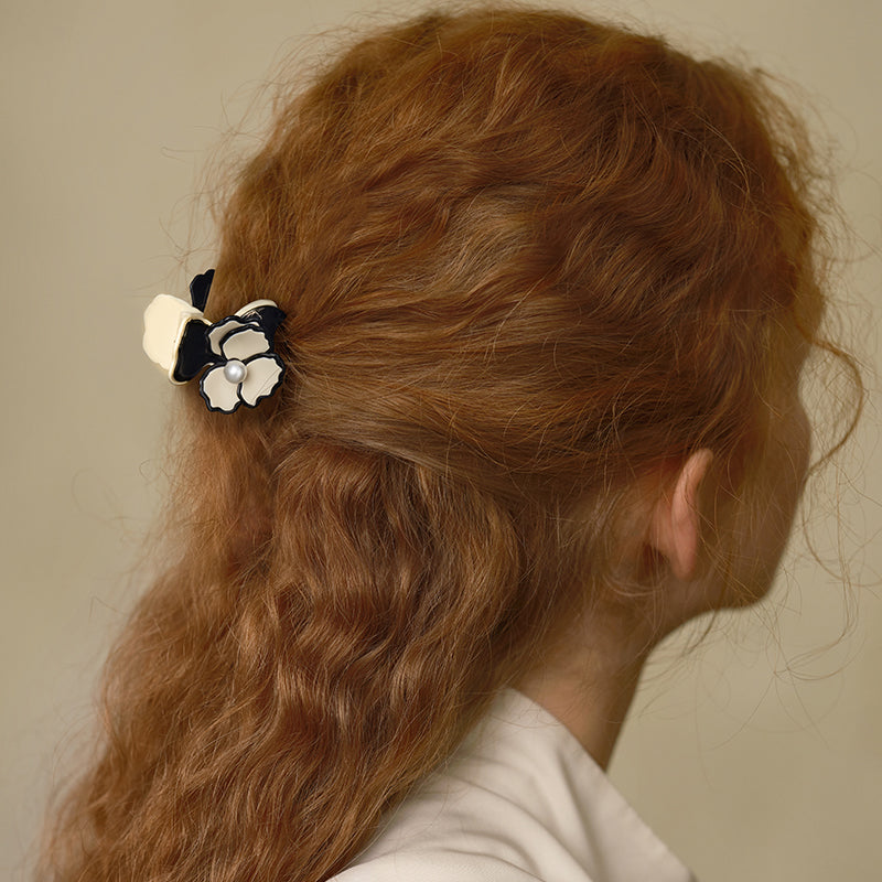 Isabella Mini Hair Claw
